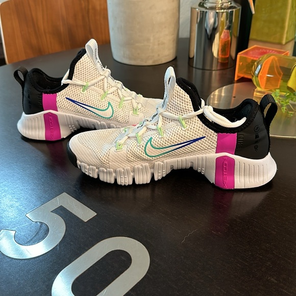 Nike Free Metcon 3 Flash Tennis Shoes - Picture 8 of 13